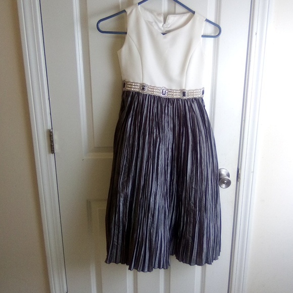 CINDERELLA DRESS - Picture 3 of 6